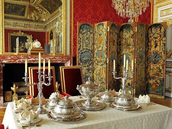 table dressée pour le Roi